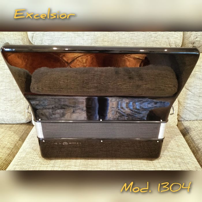 Top - Acordeão italiano Excelsior 96 baixos