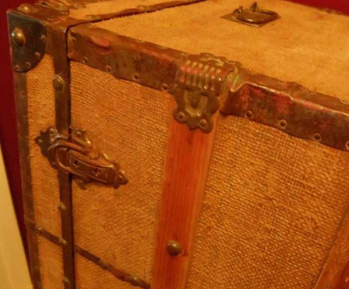 Bau arca mala muito antiga inicio do seculo XX