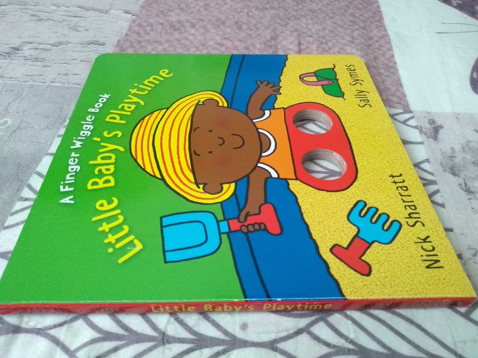 Książeczka po angielsku Little Baby's Playtime: A Finger Wiggle Book
