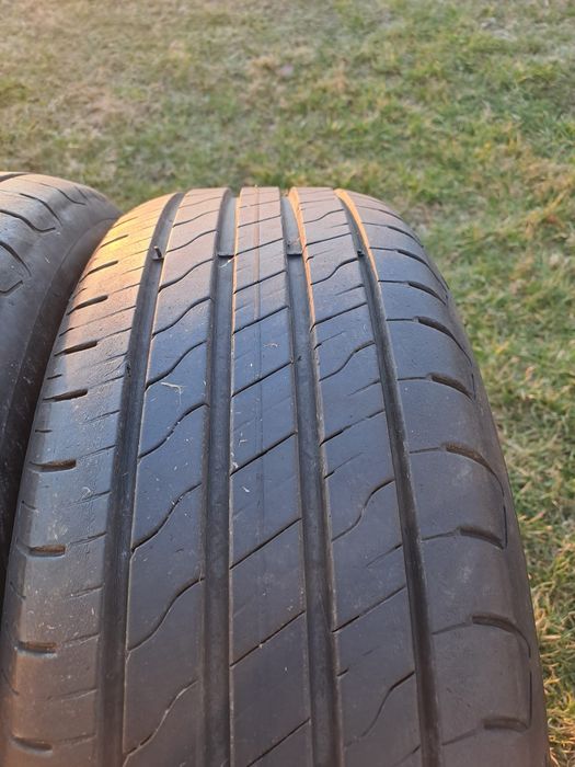 Good Year EfficientGrip2 SUV 215/60/17