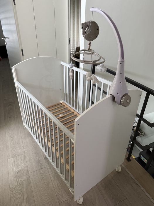 Berço BabyBlue com colchão e enxoval