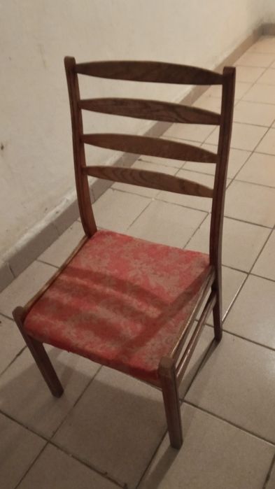 Стілець деревяний