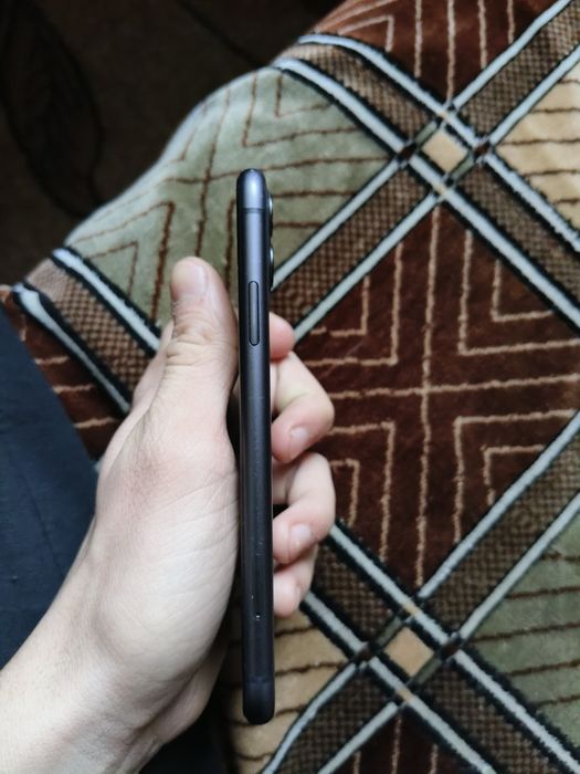 Продам iPhone 11 на 64гб