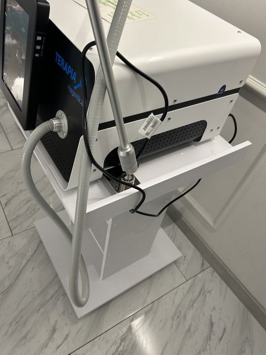 Этажерка тележка косметологическая косметолога етажерка под аппарат.