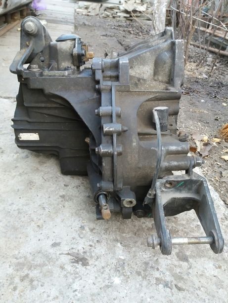 Форд мондео двигун 1,6- 15т, коробка-5,проводка,двері .