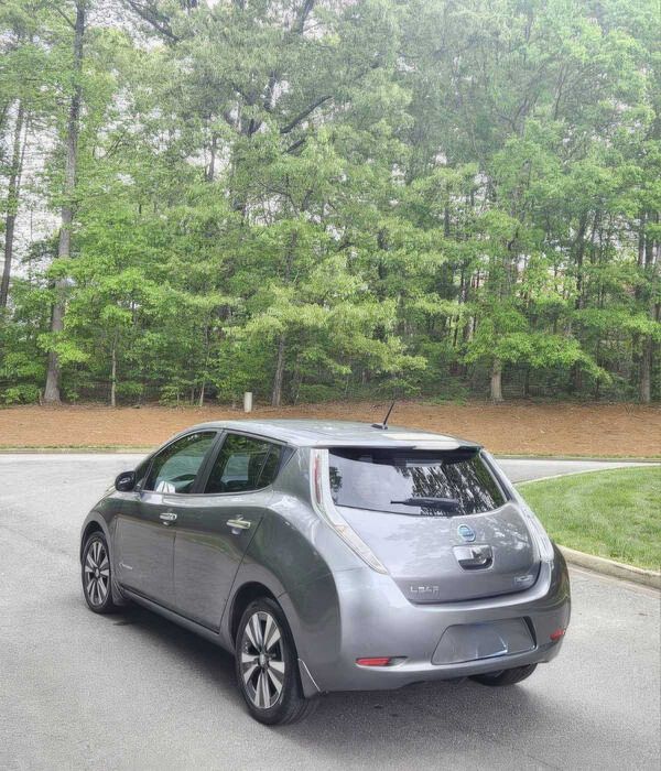 Nissan LEAF      2015