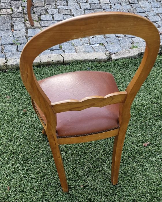 5 Cadeiras madeira em pele