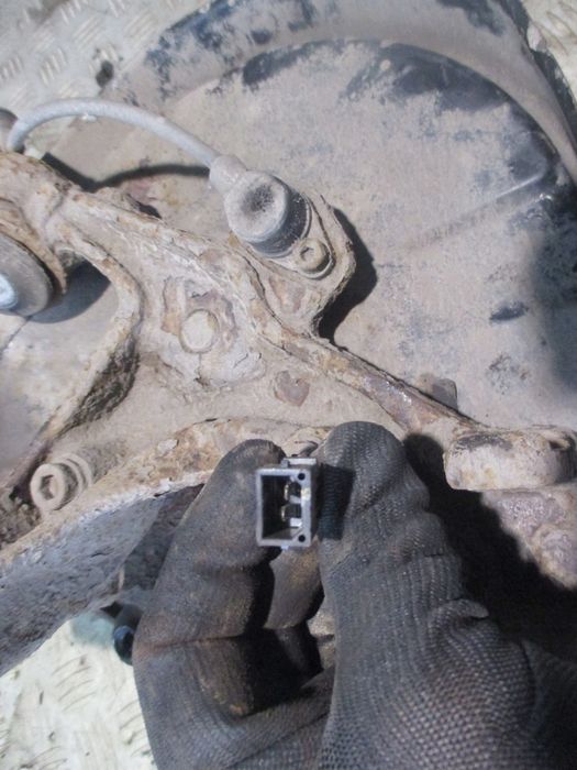 audi a4 s4 b6 8e 8h piasta zwrotnica prawy tył
