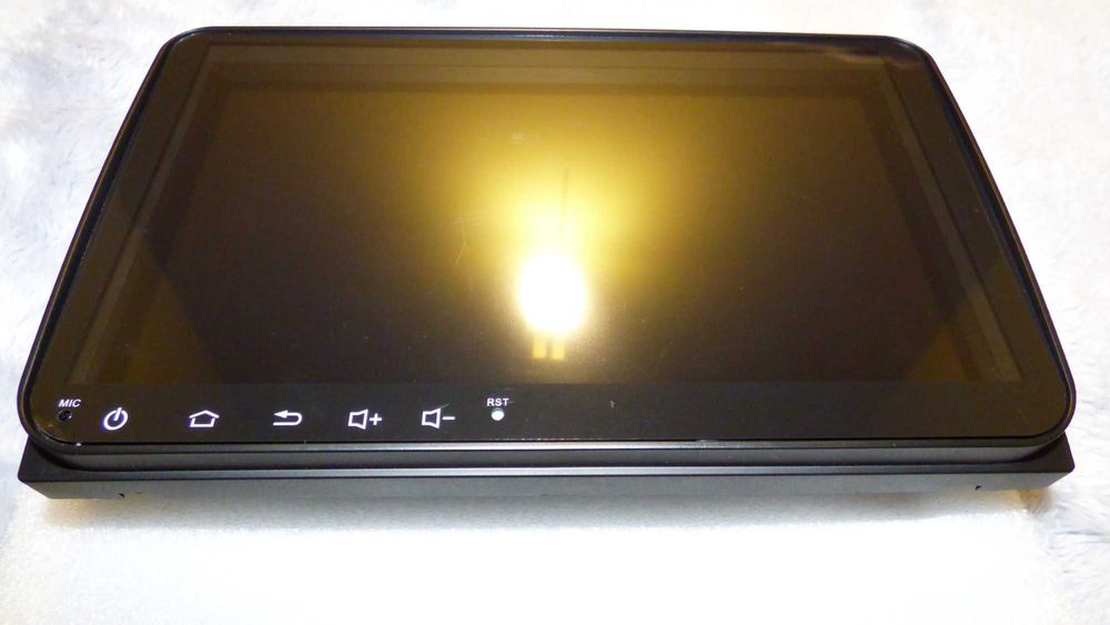 Нова магнітола 9 дюймів Android 15 4/64 GB з Європи + LED камера (VAG Golf 5, Passat B6/B7)