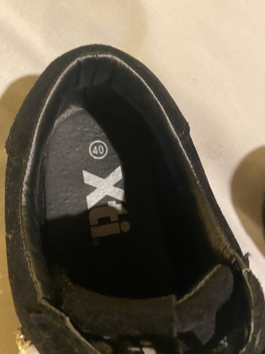 Tenis muito elegante com perolas XTI