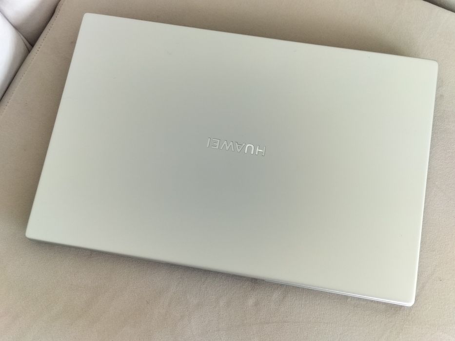 Laptop Huawei D14