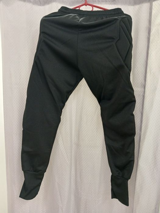 Воротарські нові  штани DERBYSTAR з захистом.на зріст 164  см