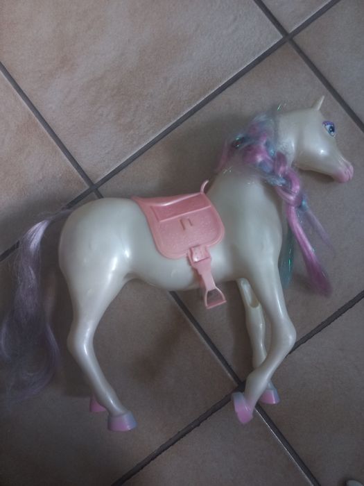 Koń Barbie lalki