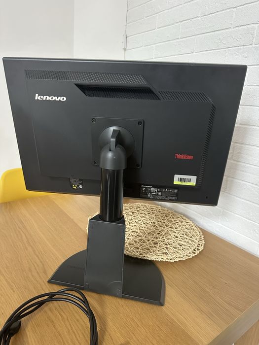 Monitor lenowo thinkvision