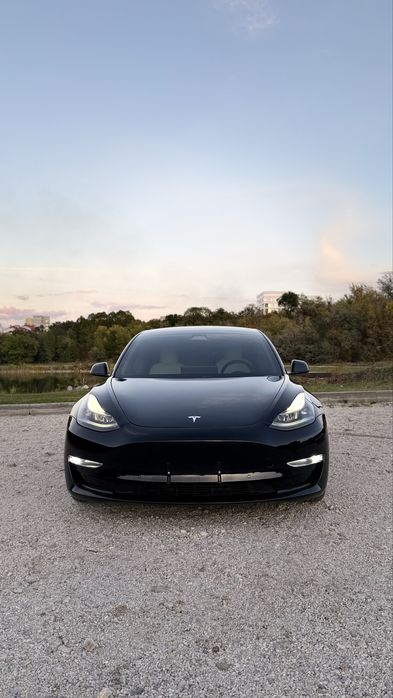 Продам Tesla model 3