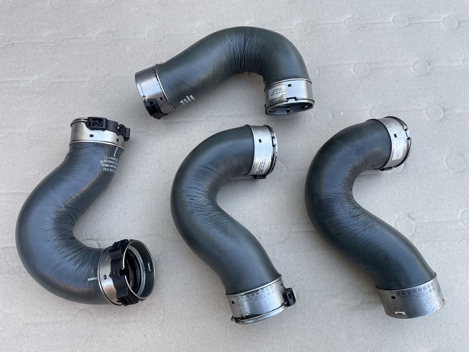 Патрубок интеркулера на VITO-VIANO W639