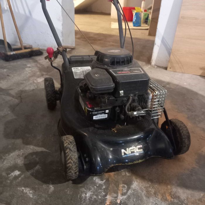 Kosiarka spalinowa zbiornik na ok 850 m kw.