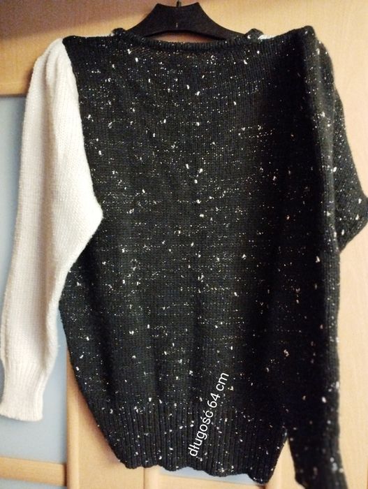 Sweterek z ozdobną nitką