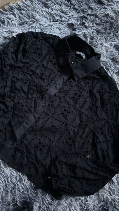 Брузка від Stradivarius