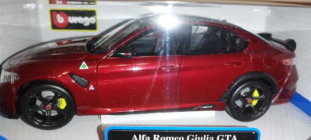 Bburago ALFA ROMEO GIULIA GTA MET RED, w skali 1:18 Burago.