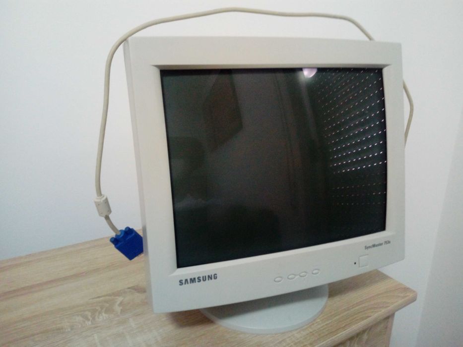 Monitor Samsung - SyncMaster753s - como novo