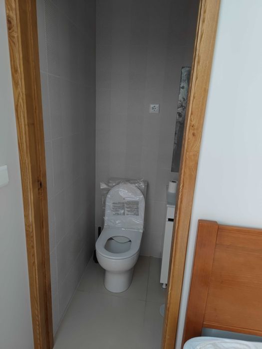 Quarto com WC - casa banho privado perto das Universidades (Permite deslocação a pé)