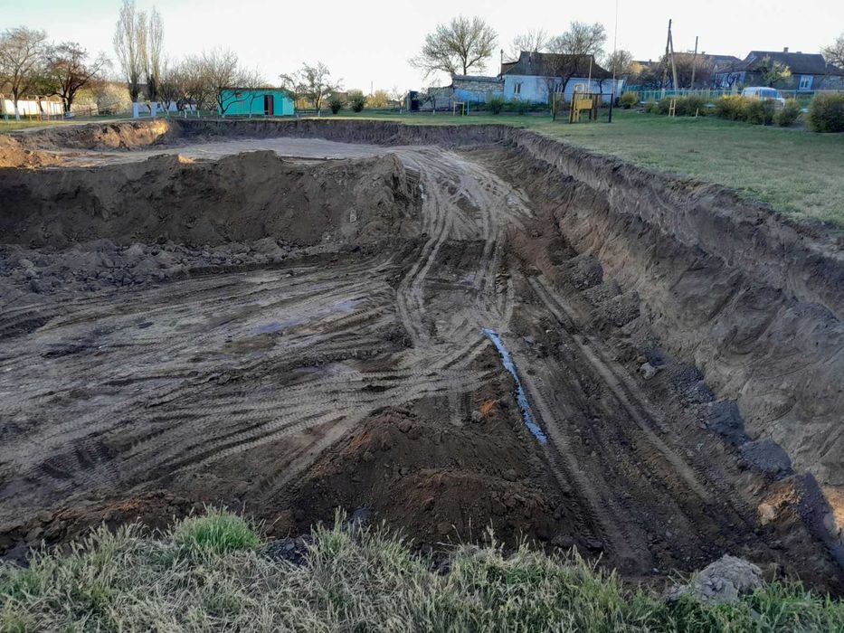 Услуги экскаватора и самосвалов