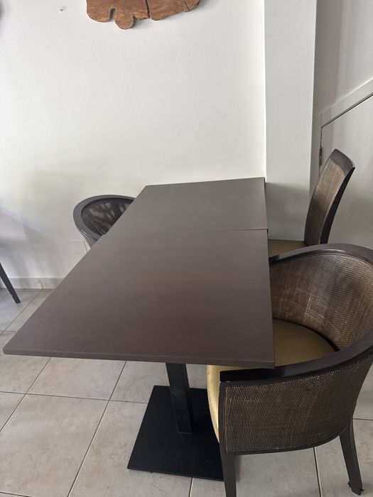 Mesas e cadeiras para restaurante