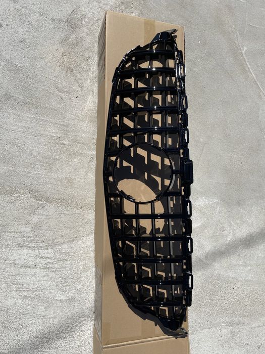 GRELHA MERCEDES CLASS C W205 GTR NOVA