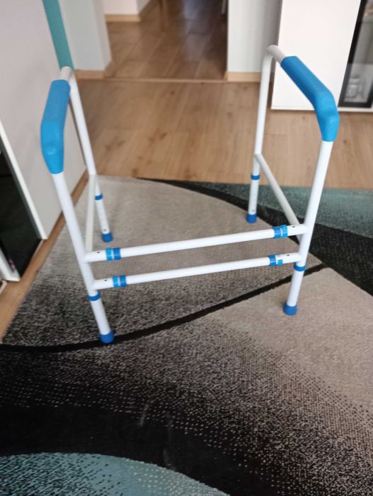 Sprzedam chodzik i balkonik
