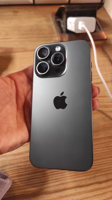 Продам iPhone 15 pro під одного оператора