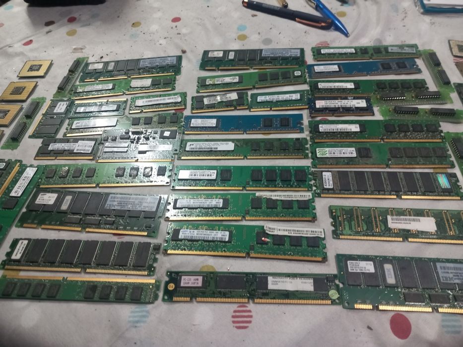 Lote  memórias RAM.