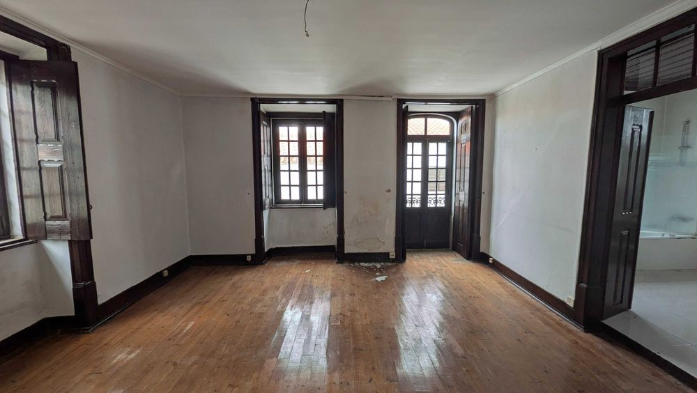 Moradia T5 em Verride com logradouro e churrasqueira - Oportunidade em Montemor-o-Velho