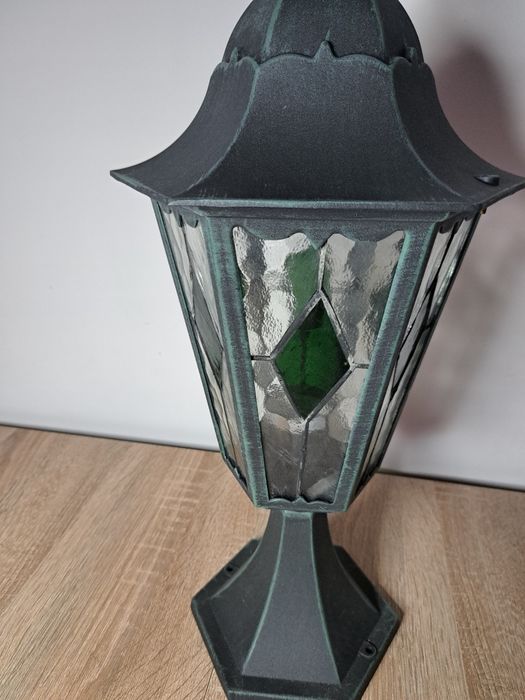 Lampa elektryczna na zewnątrz
