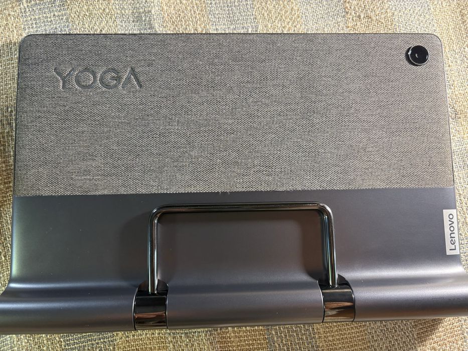 Tablet Lenovo Yoga Tab 11 w bardzo dobrym stanie.