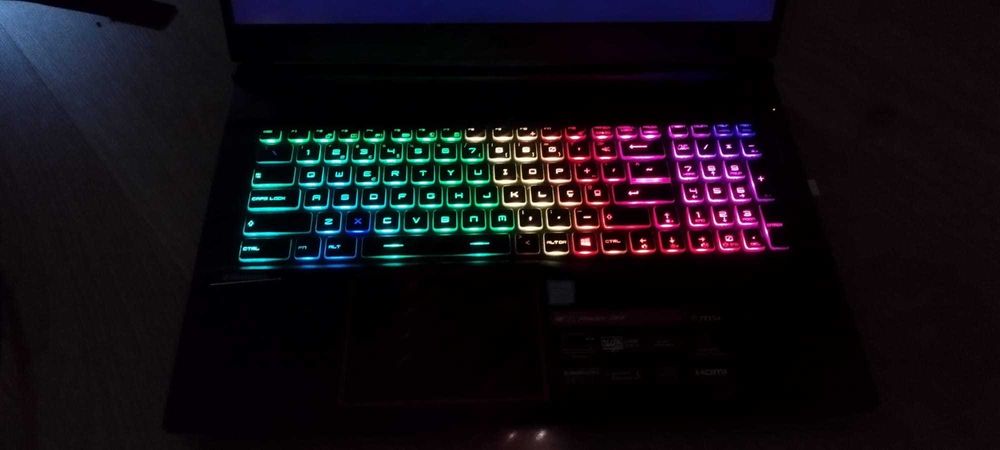 Portátil MSI GE75 Raider 8RF – i7 / 16GB / 8GB GPU / 1.3TB