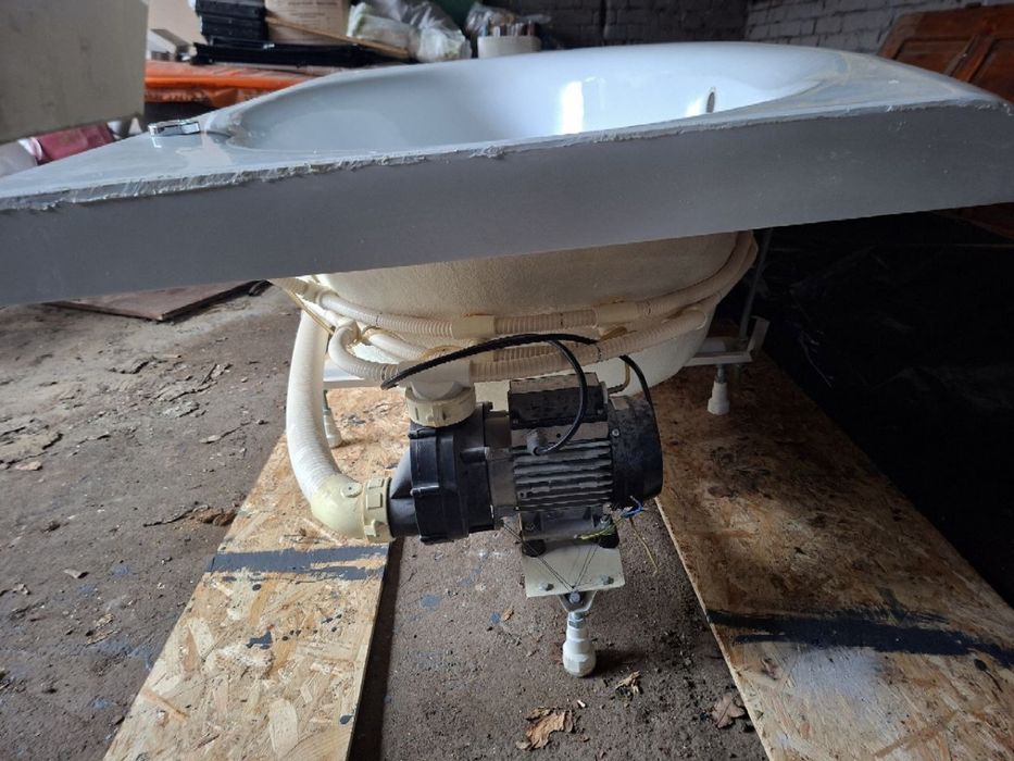 Продам ванну-джакузи