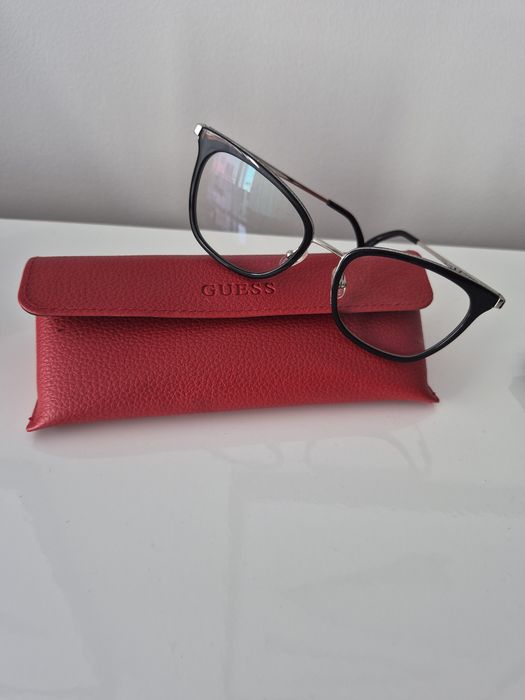 Armacao de Óculos  Guess- Como  Nova