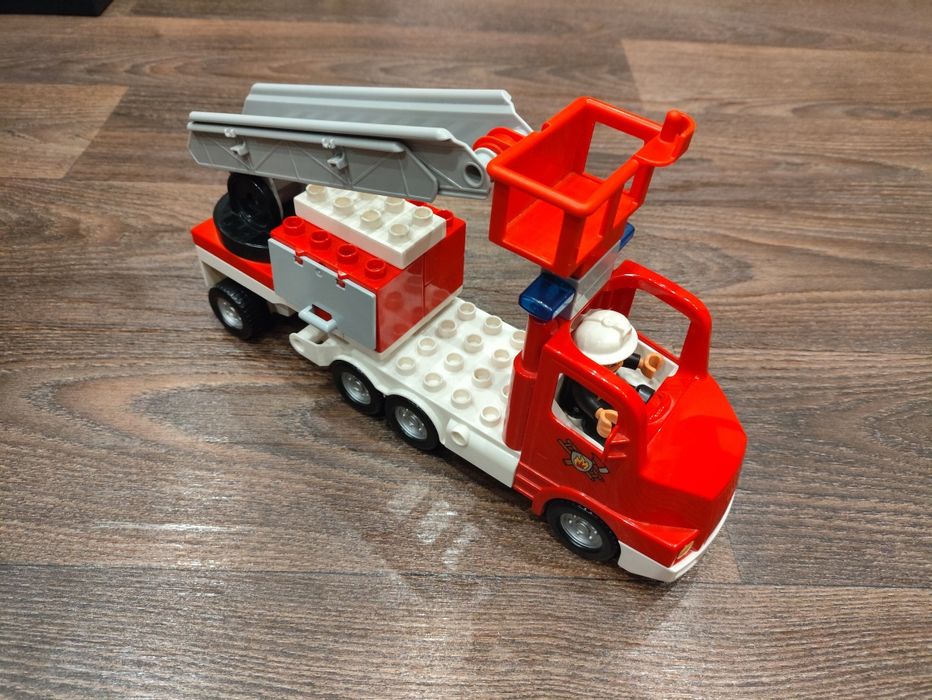 LEGO DUPLO  Wóz strażacki 5682