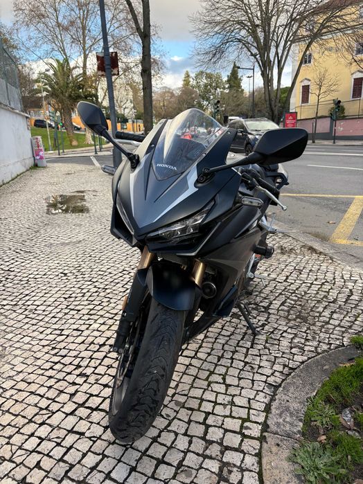 Honda CBR500R 2023 (12/2023) - ~2.090 km - Quase nova