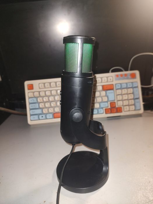 Продам микрофон .