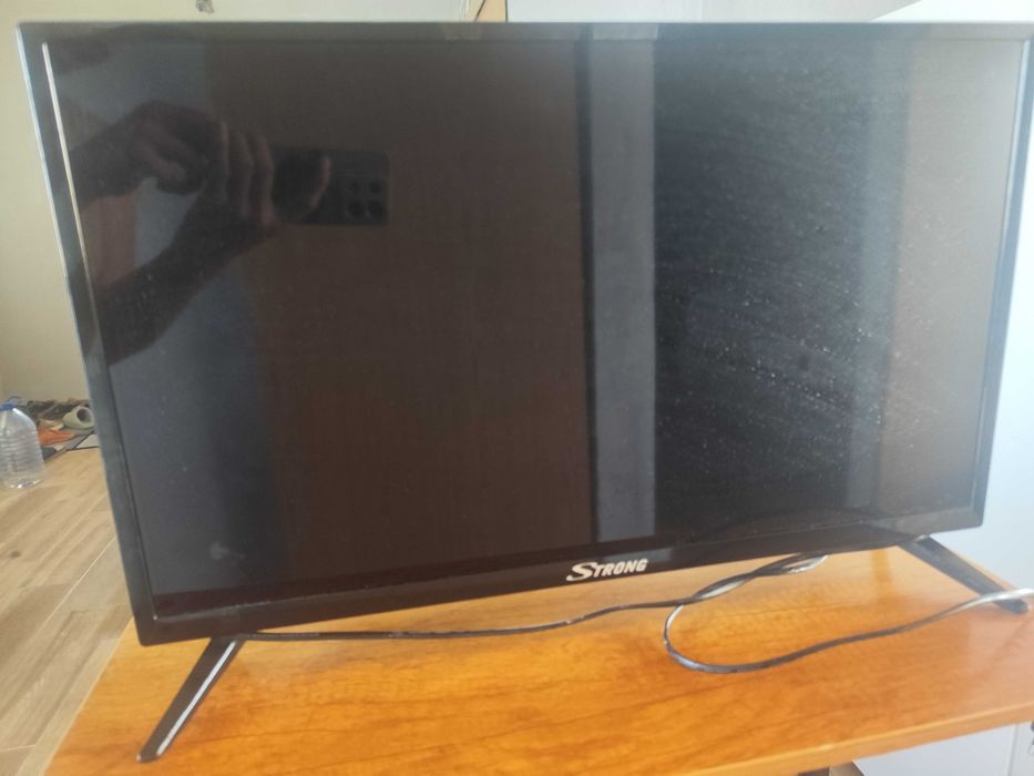 SmartTV STRONG 24'