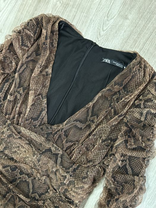 Sukienka w zwierzecy wzor zara 36