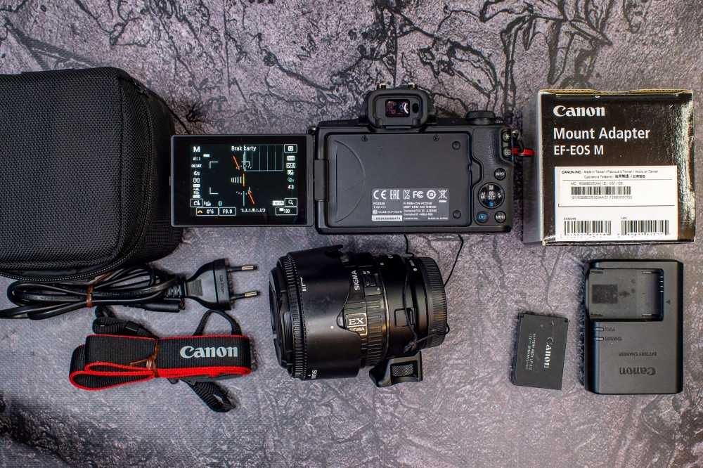 Canon M50 + Canon 15-45 + Sigma 30mm f 1.4 + EF-EOS-M adapter