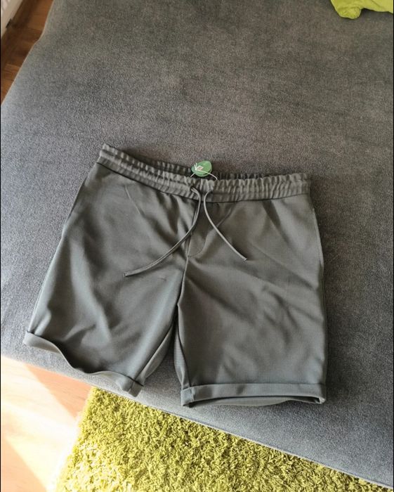 Męskie spodenki nowe z metką