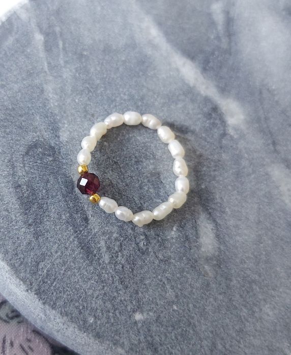 Pierścionek elastyczny kamienie perły naturalne srebro