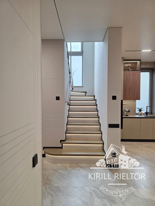 В городке «Золотые Ключи»  продается новый дом с ремонтом «BARN Style»