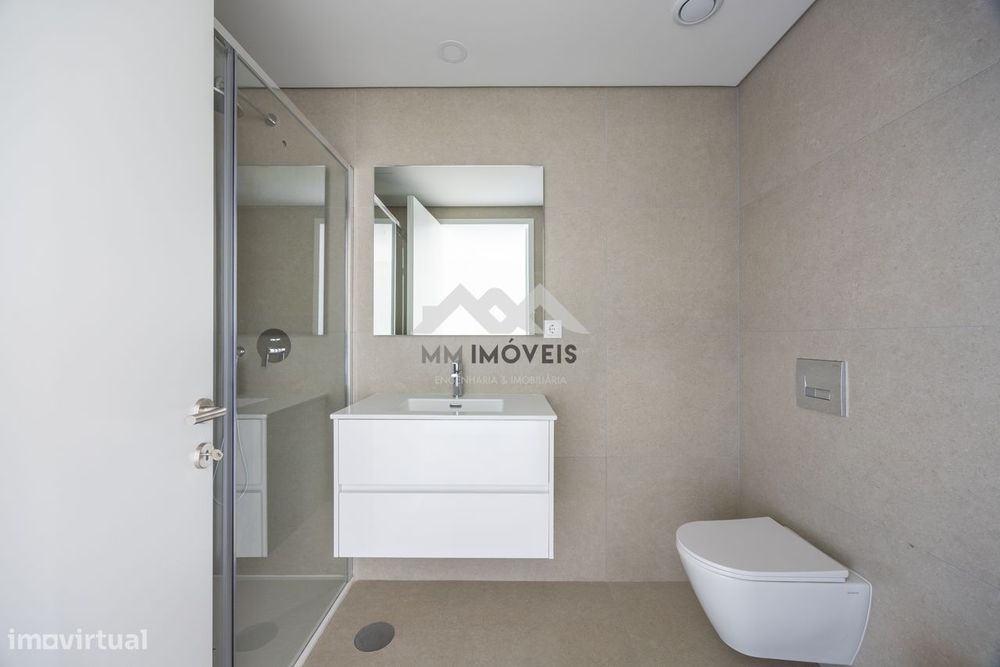 Apartamento T1 Novo |  Polo Universitário  | S. João | Varanda | Garag
