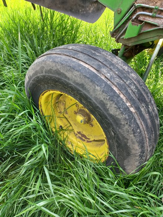 Комбайн John Deere 1042