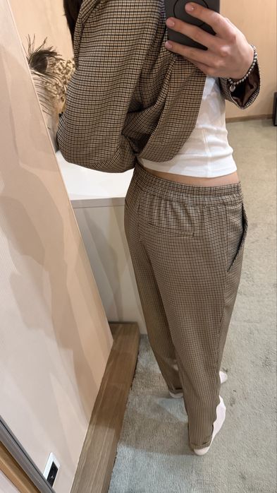 Костюм у клітинку